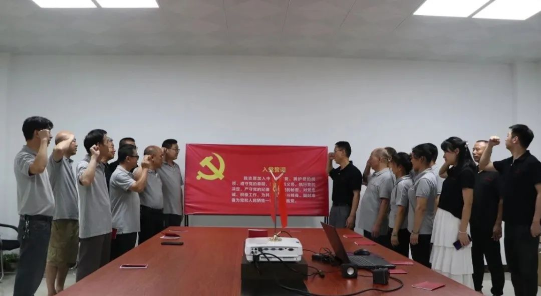 ���h����